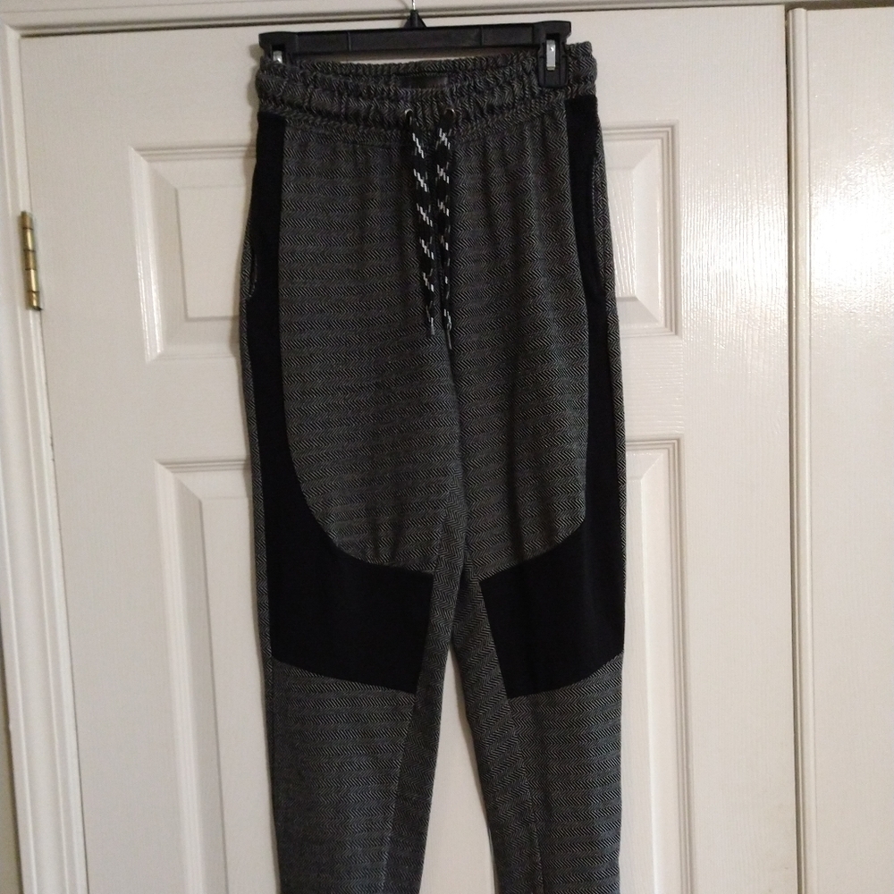 3/$15 Steve's black and gray pants